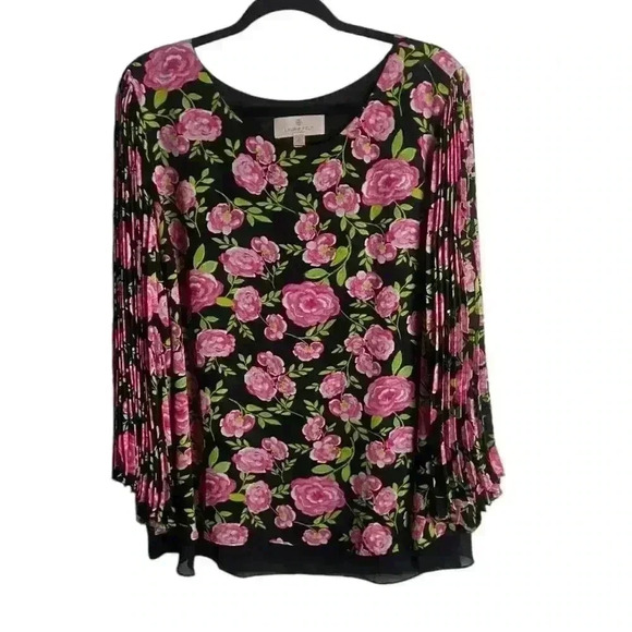 Laurie Felt Size 1X Floral Printed Woven Blouse Pleated Sleeves Pink Black Flowy - Picture 1 of 7